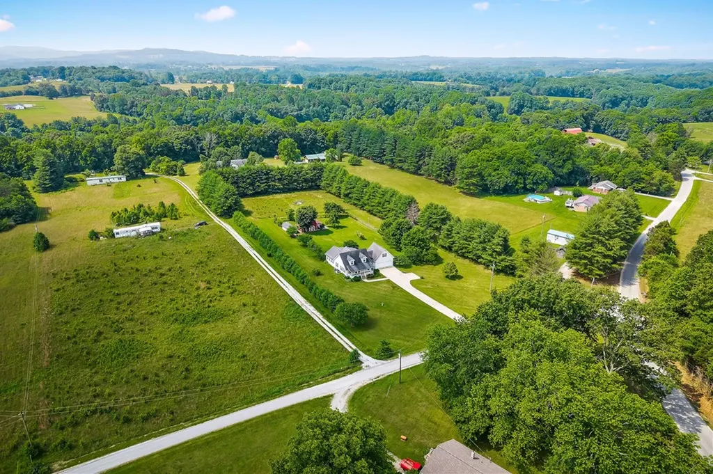 106 Swallows Lane Cookeville TN 38506