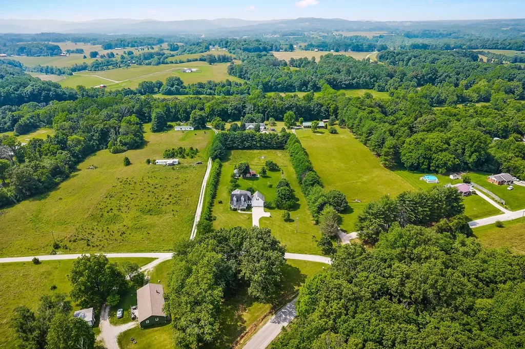 106 Swallows Lane Cookeville TN 38506