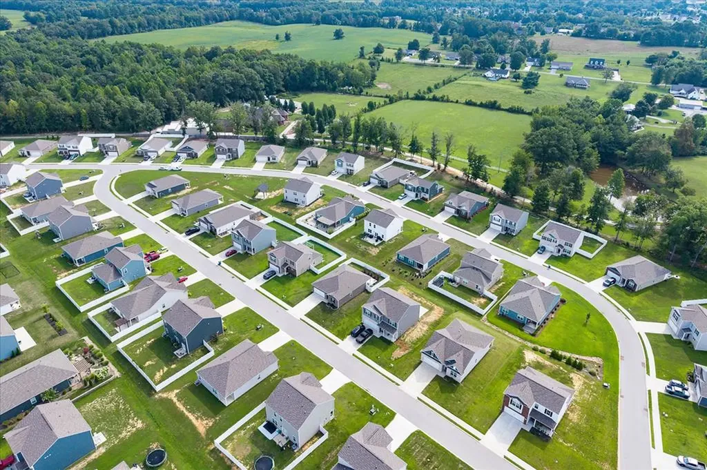 305 Oliver Way Baxter TN 38544