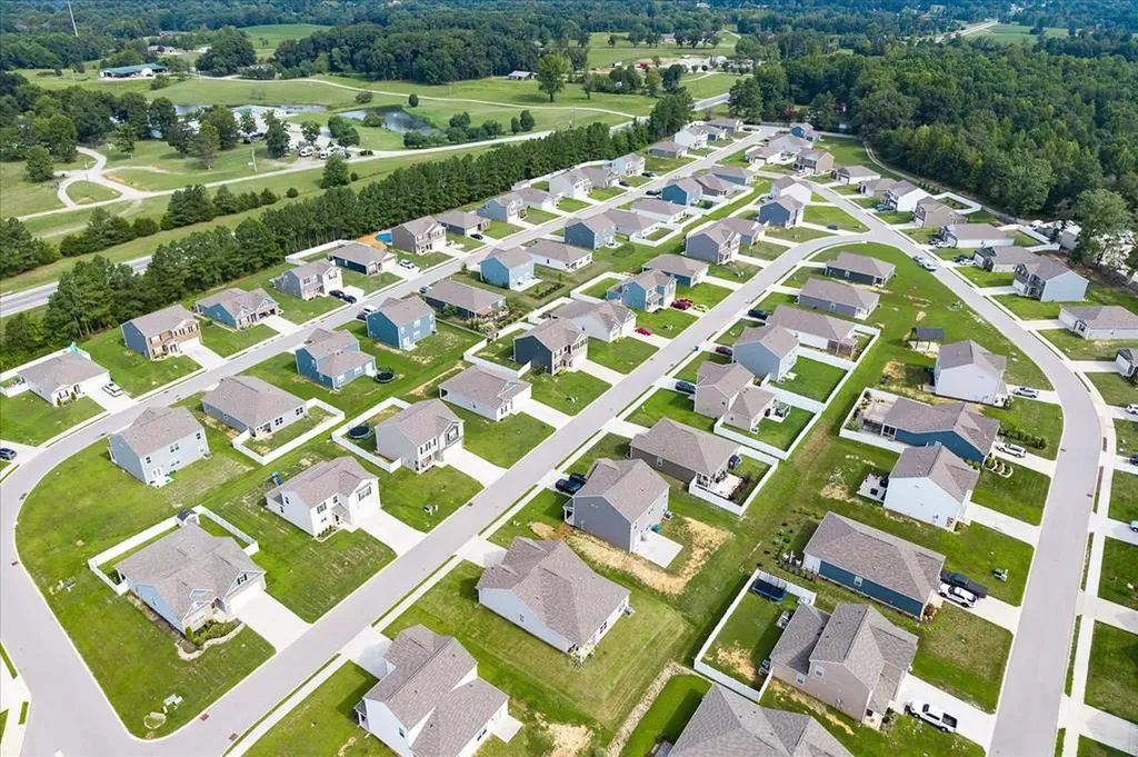 305 Oliver Way Baxter TN 38544