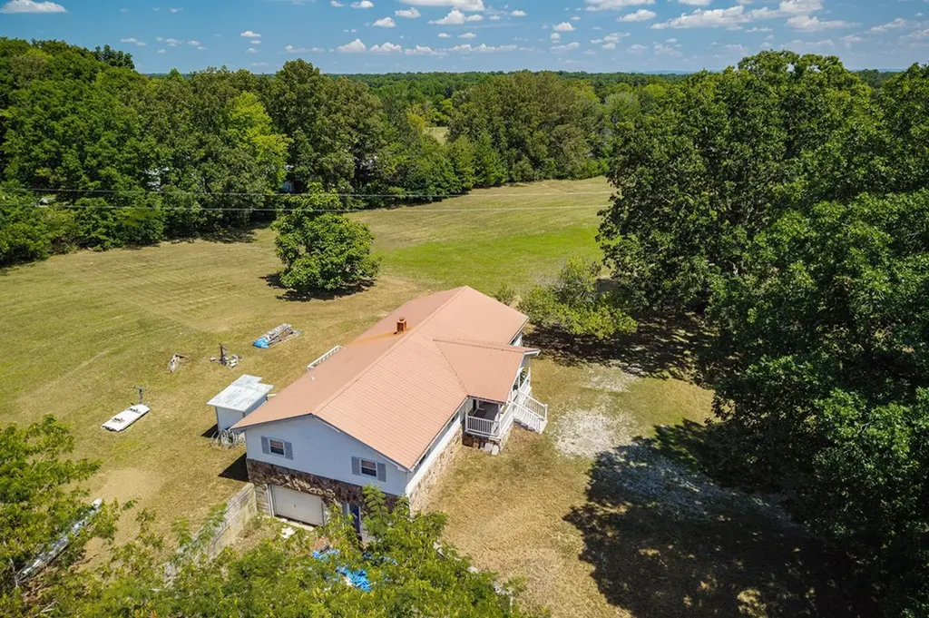 4121 Old Moss Road Baxter TN 38544