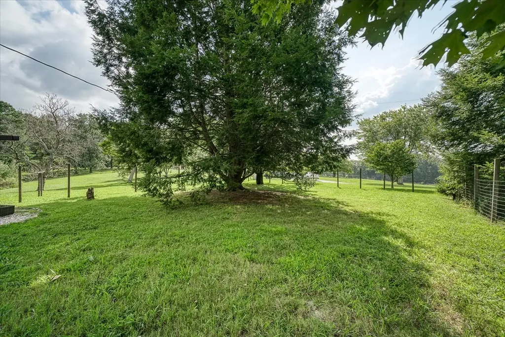 180 Frank Anderson Road Sparta TN 38583