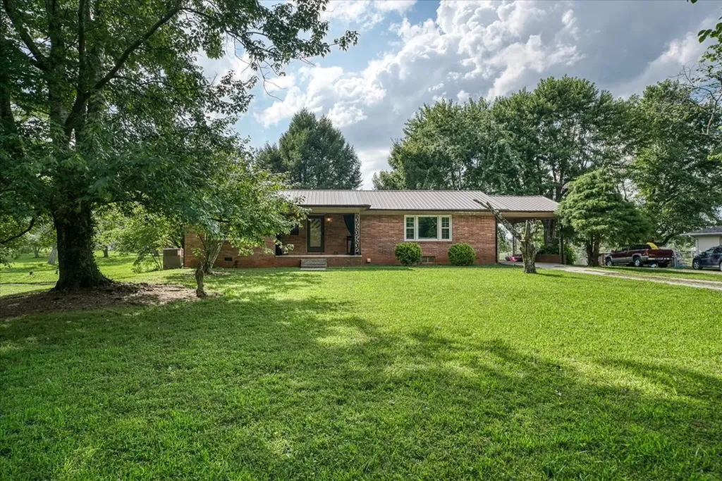 180 Frank Anderson Road Sparta TN 38583