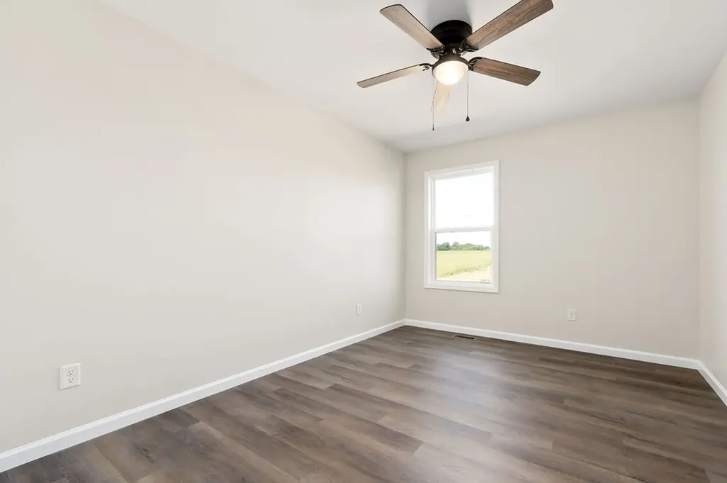 14305 Old Kentucky Road Walling TN 38587