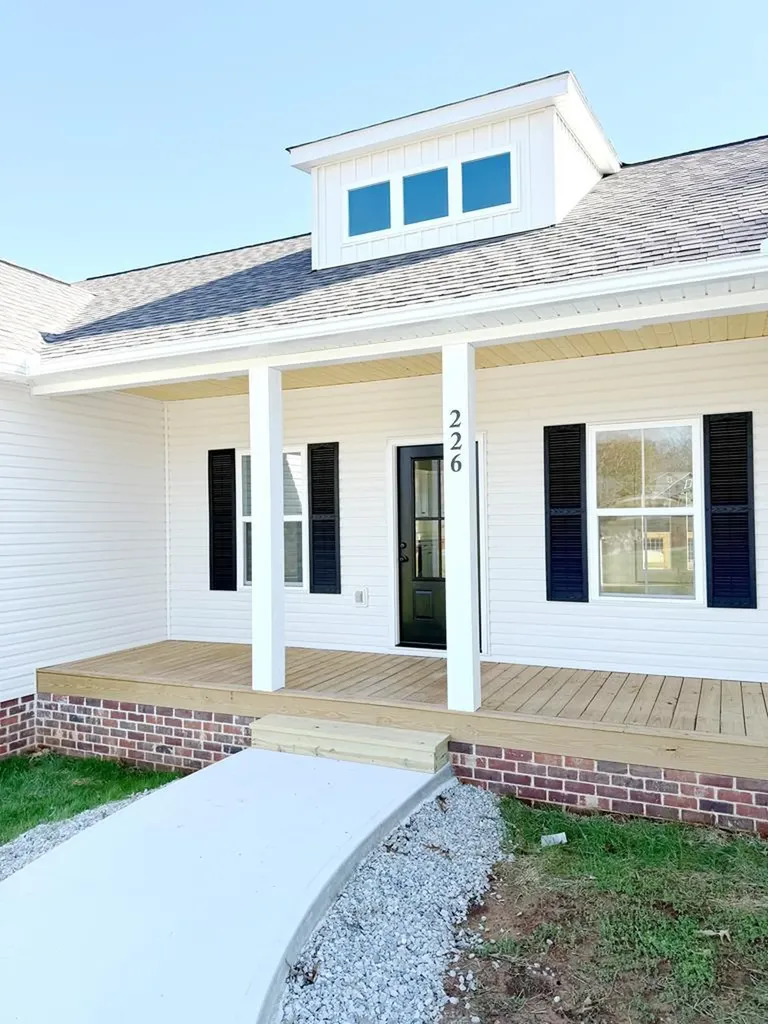 226 Blackberry Lane Sparta TN 38583