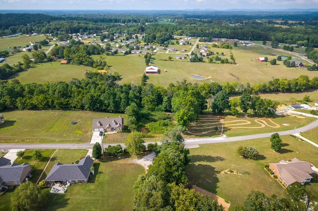 1941 Bear Creek Point Cookeville TN 38506