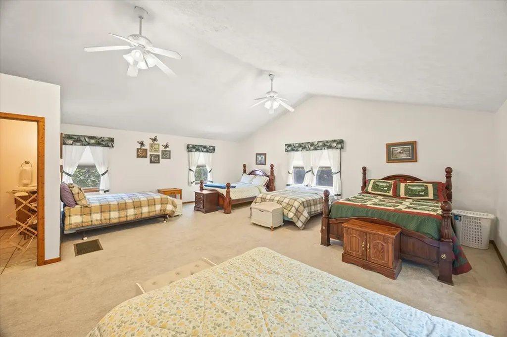 7380 Lillydale Road Byrdstown TN 38549