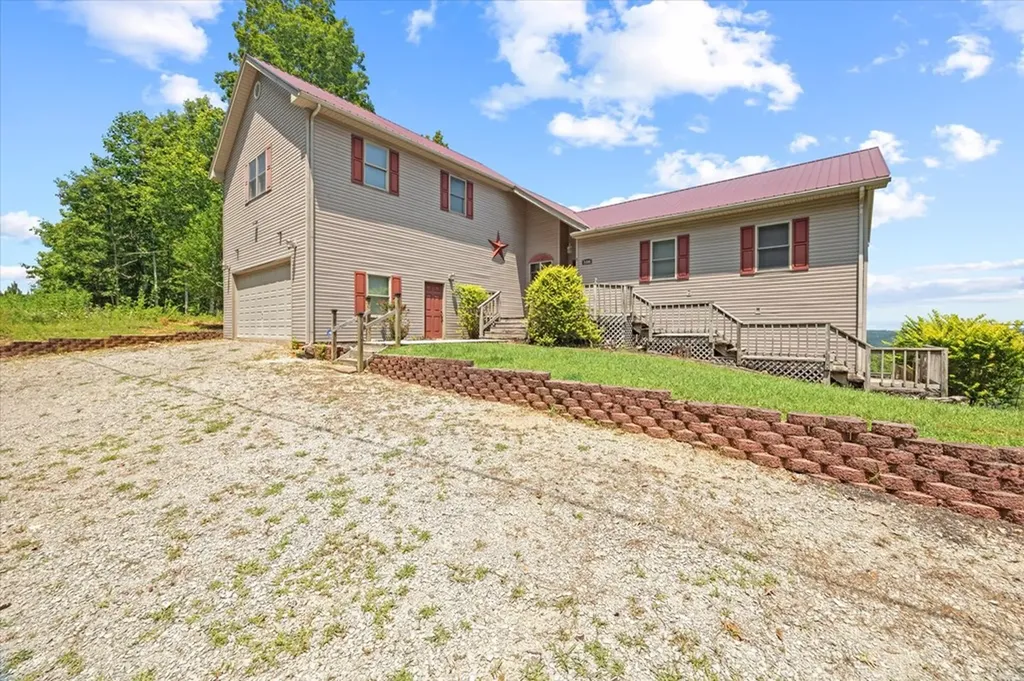 7380 Lillydale Road Byrdstown TN 38549