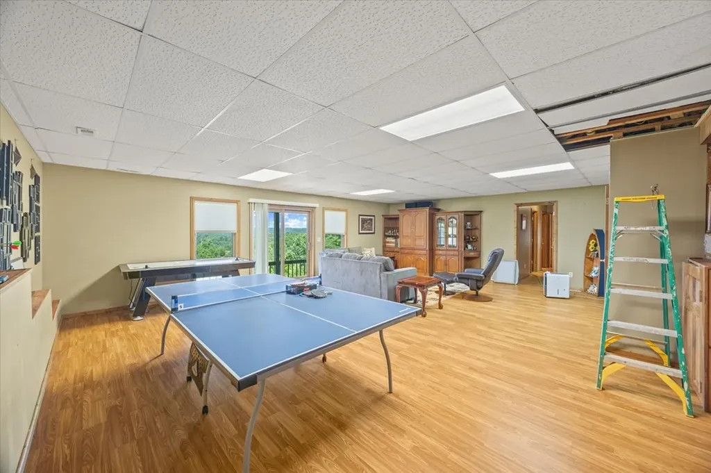 7380 Lillydale Road Byrdstown TN 38549