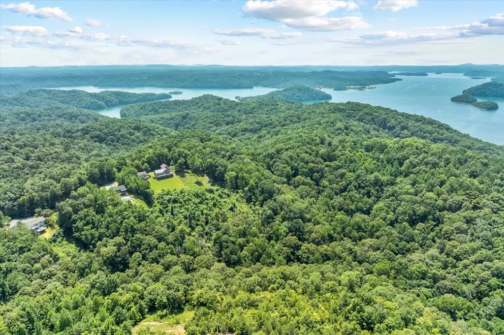 7380 Lillydale Road Byrdstown TN 38549