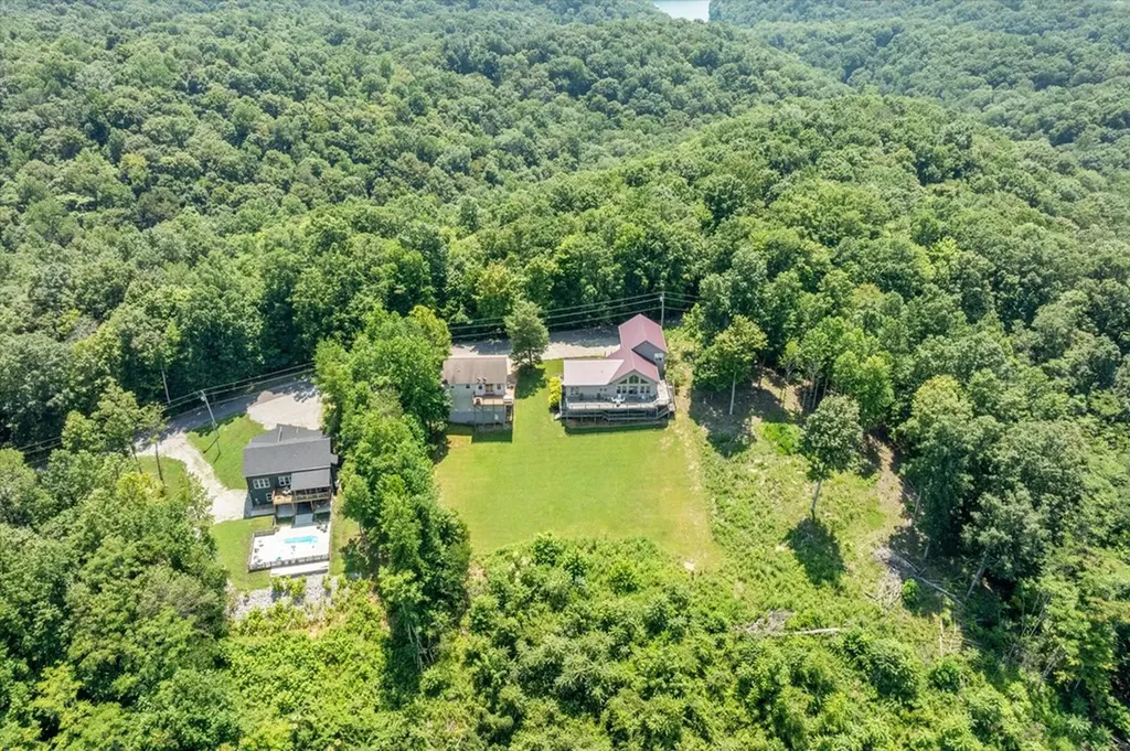 7380 Lillydale Road Byrdstown TN 38549