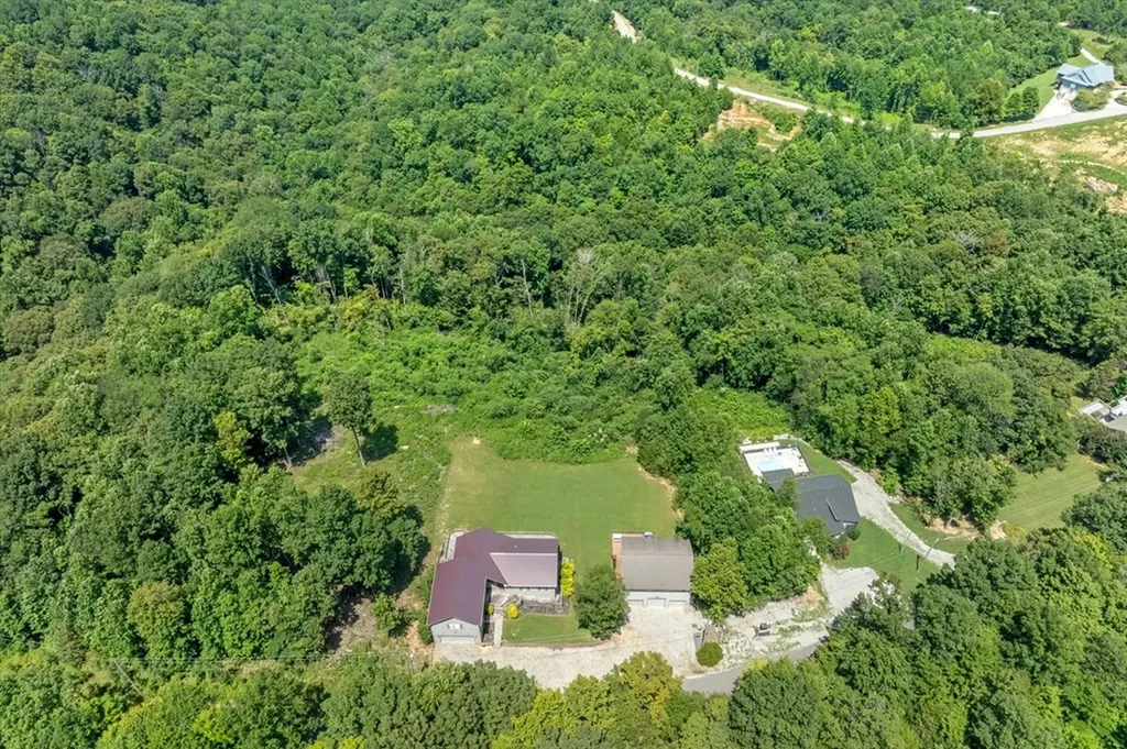 7380 Lillydale Road Byrdstown TN 38549