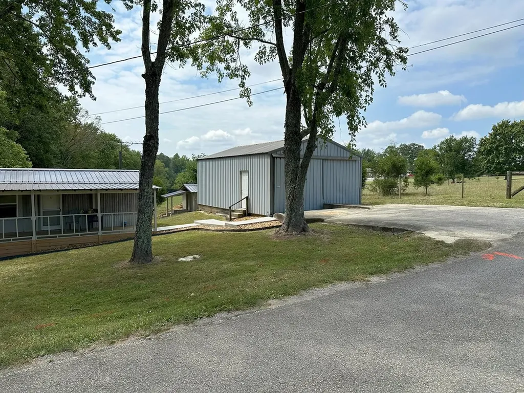 4250 Window Cliff Road Baxter TN 38544