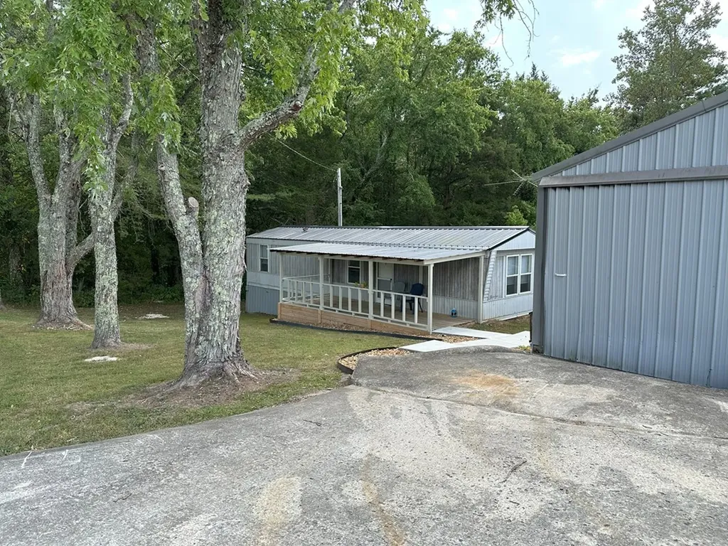 4250 Window Cliff Road Baxter TN 38544
