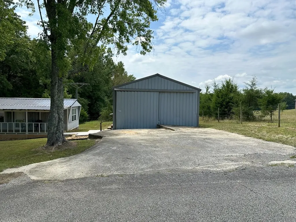 4250 Window Cliff Road Baxter TN 38544