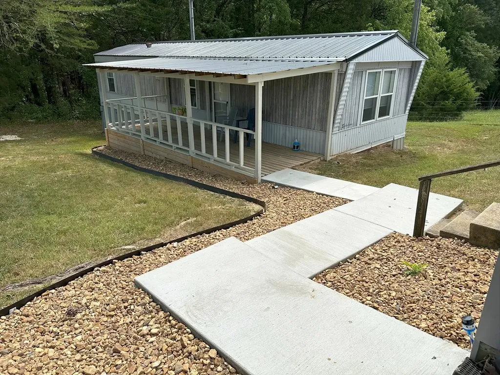 4250 Window Cliff Road Baxter TN 38544