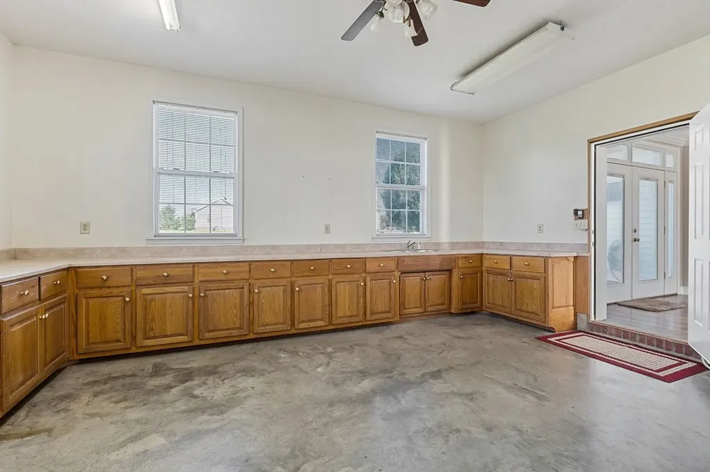 186 Pine Creek Drive Smithville TN 37166