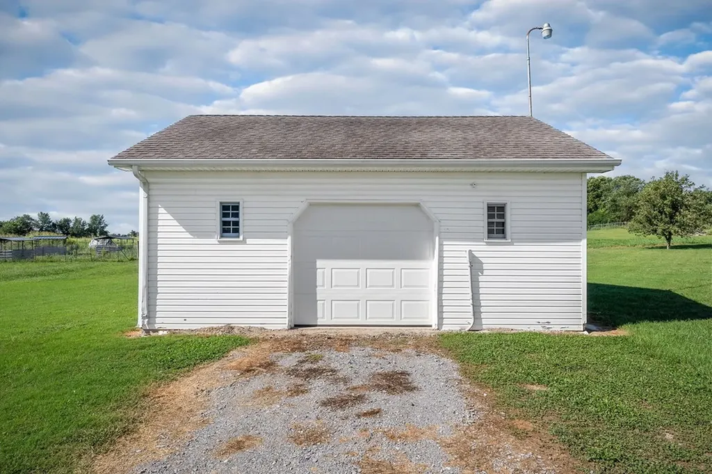 186 Pine Creek Drive Smithville TN 37166
