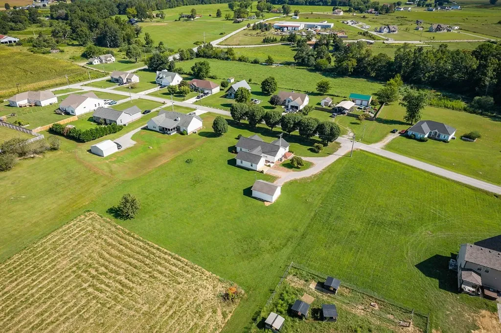 186 Pine Creek Drive Smithville TN 37166