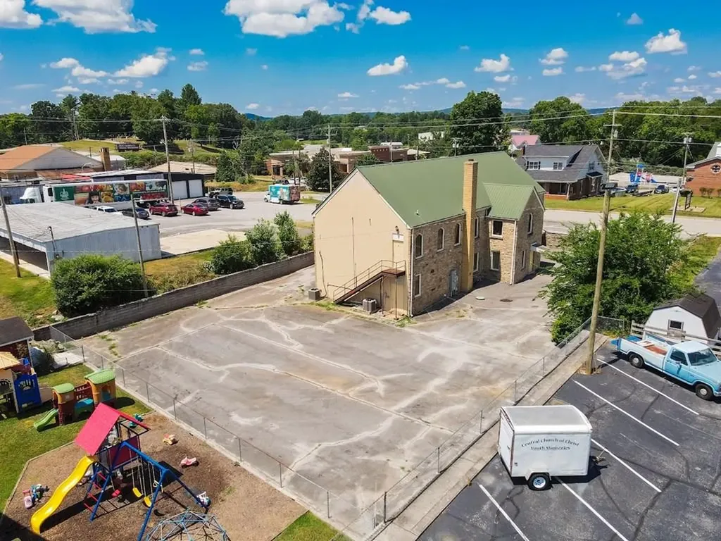 18 North Church Street Sparta TN 38583