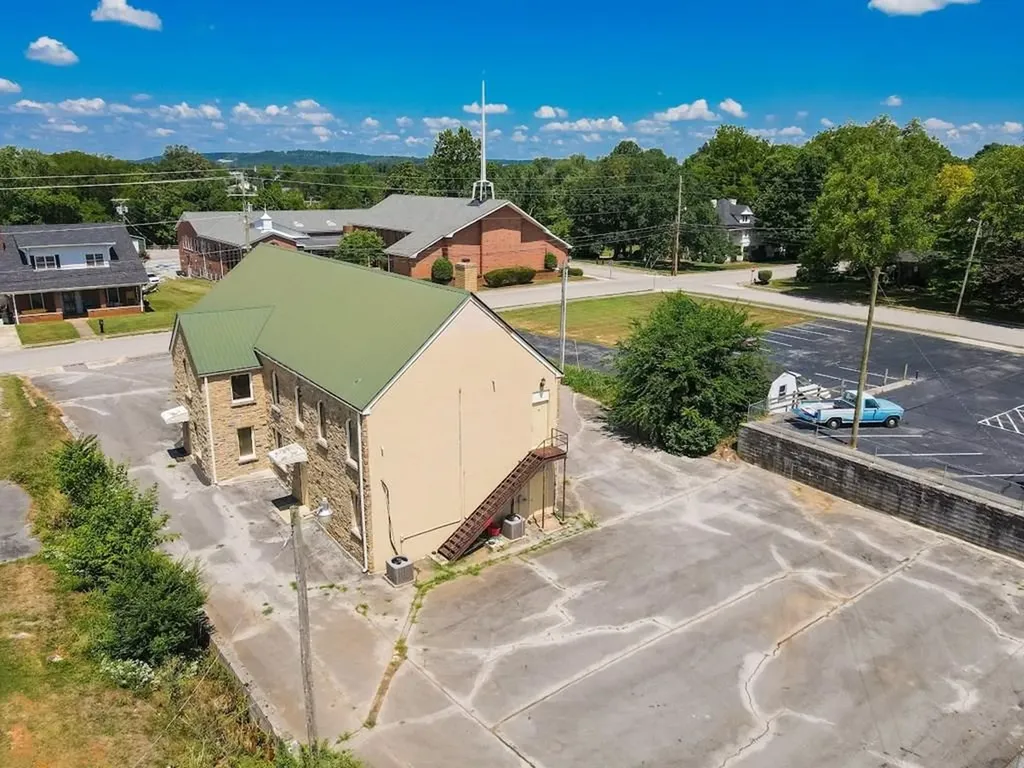 18 North Church Street Sparta TN 38583