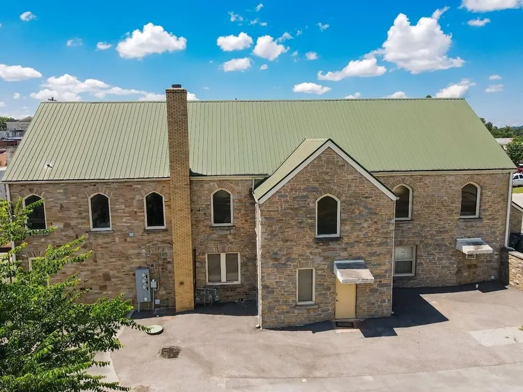 18 North Church Street Sparta TN 38583