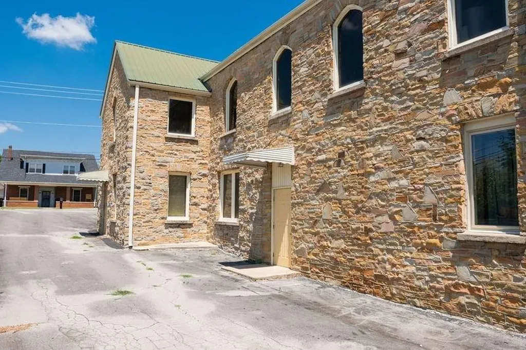 18 North Church Street Sparta TN 38583