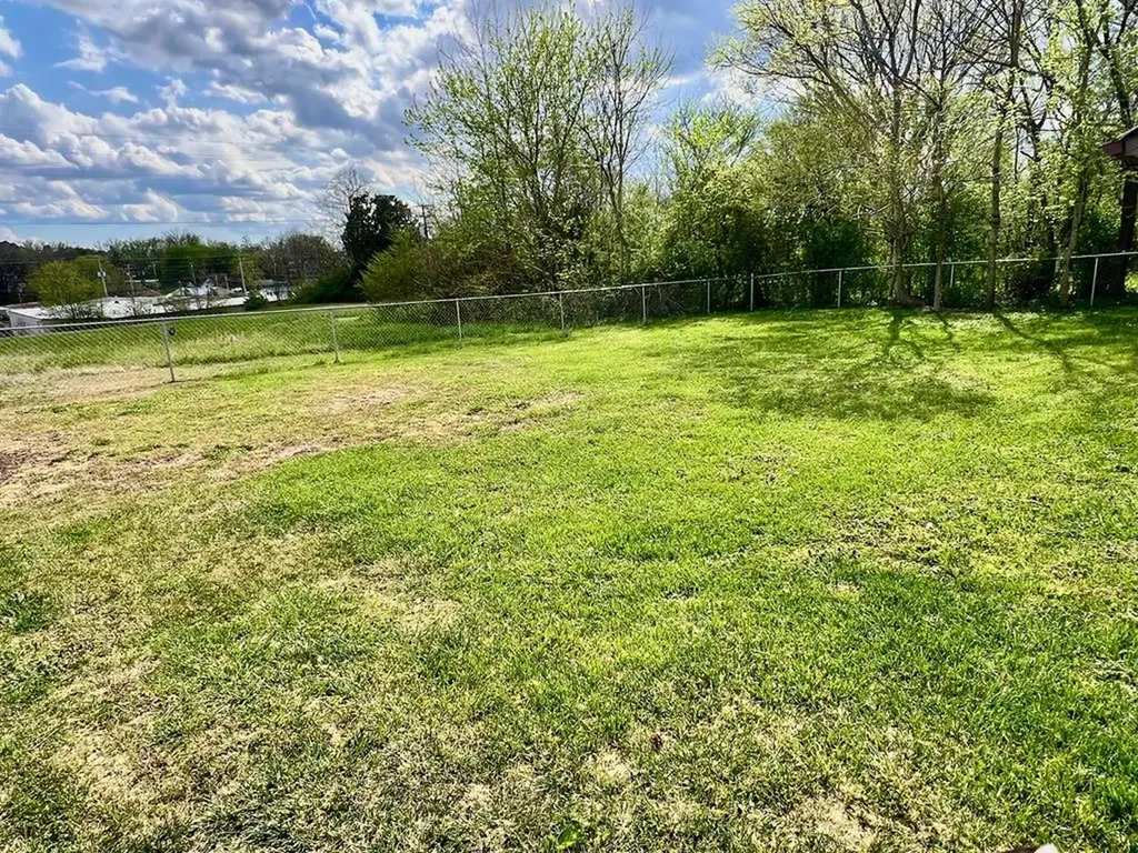 431 Elm Street Baxter TN 38544