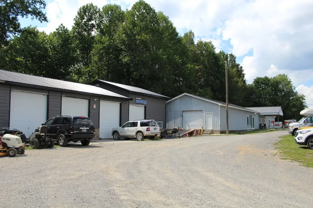 3818 S Grundy Quarles Highway Gainesboro TN 38562