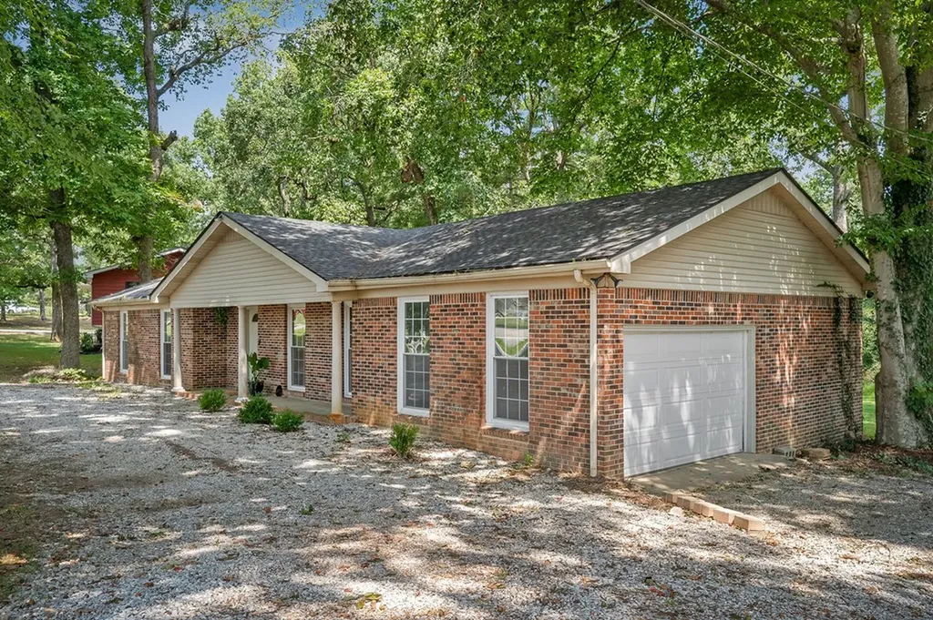 1514 Quinland Lake Road Cookeville TN 38506