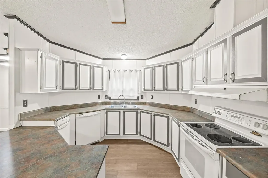 5992 Willow Grove Highway Allons TN 38541