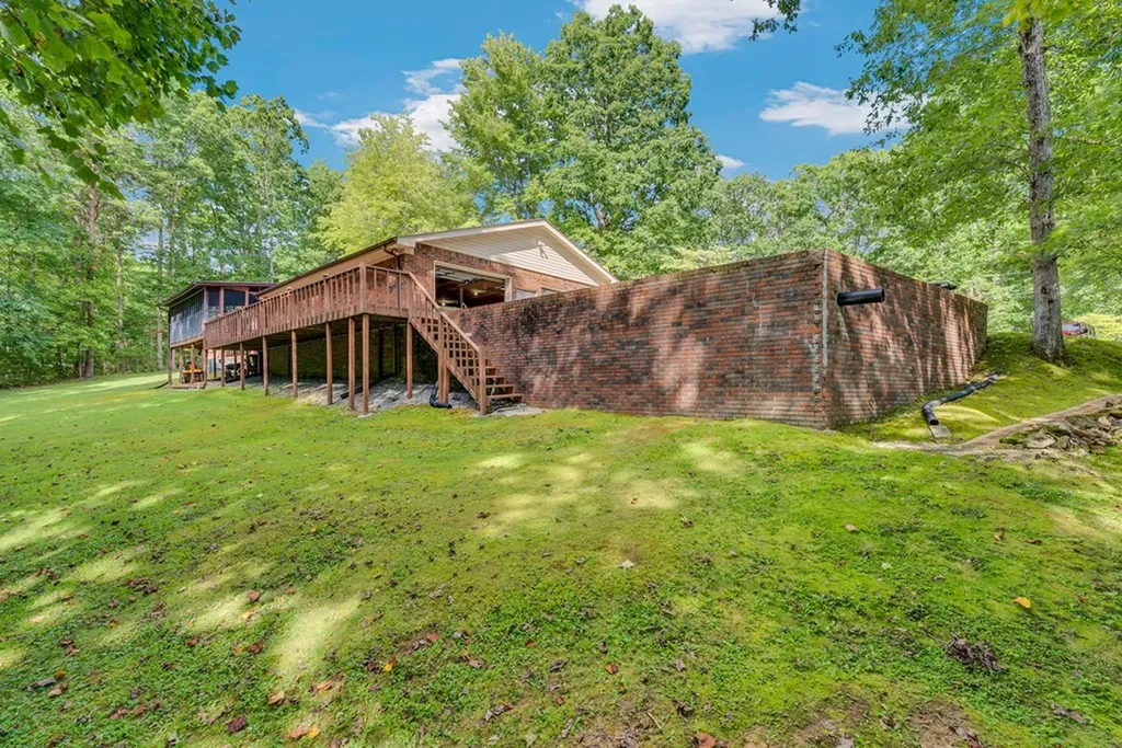 712 Callahan Road Monterey TN 38574