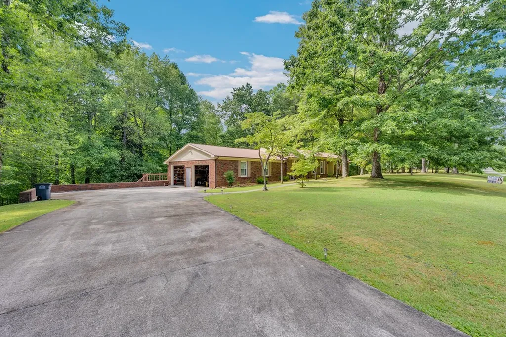 712 Callahan Road Monterey TN 38574