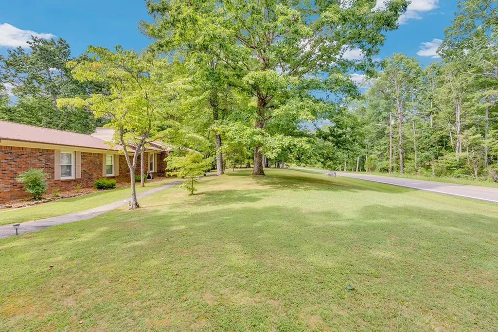 712 Callahan Road Monterey TN 38574