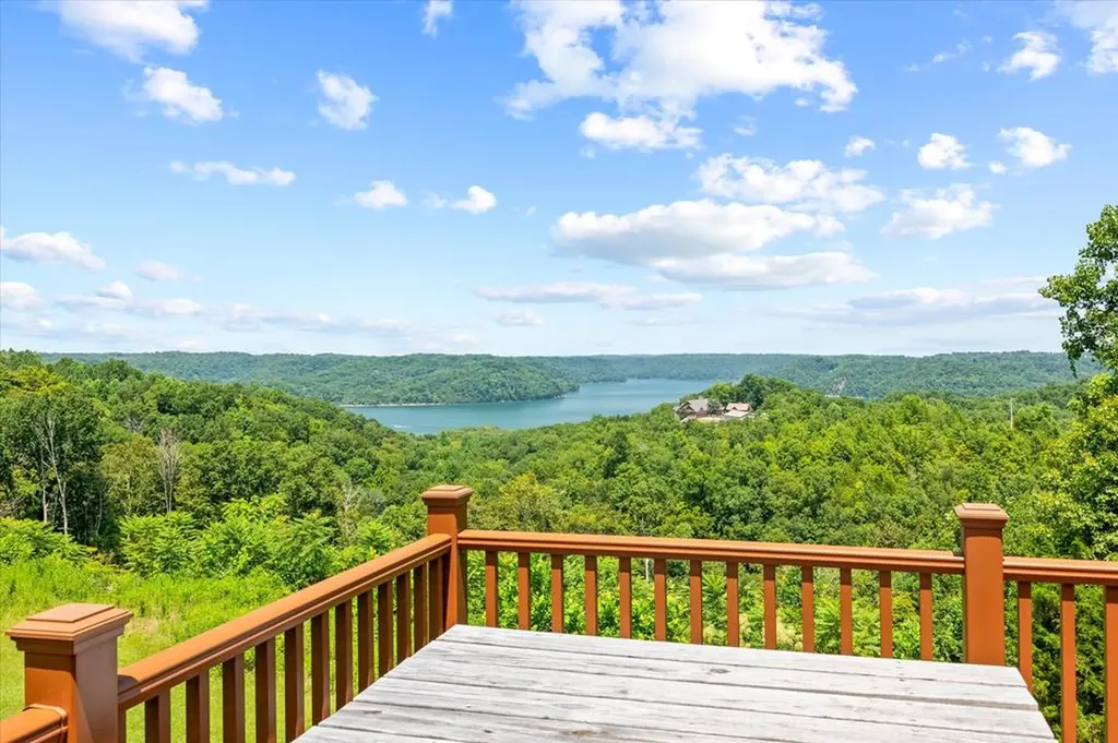 7378 Lillydale Road Byrdstown TN 38549