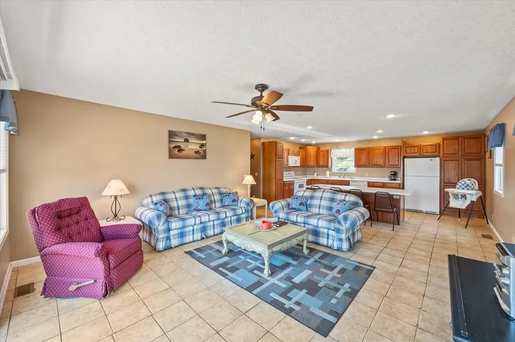 7378 Lillydale Road Byrdstown TN 38549