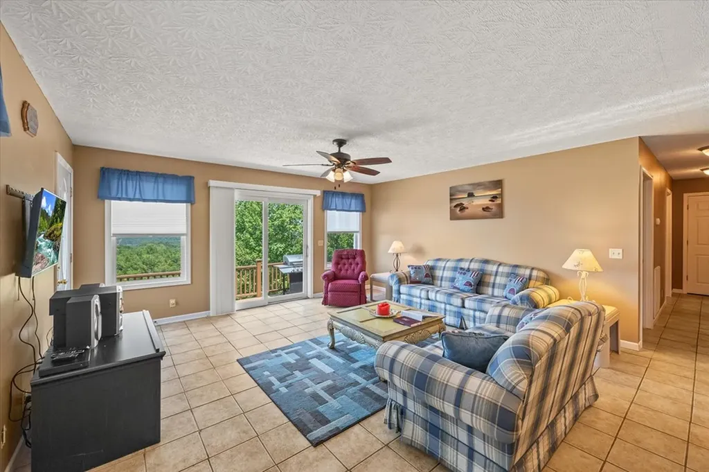 7378 Lillydale Road Byrdstown TN 38549