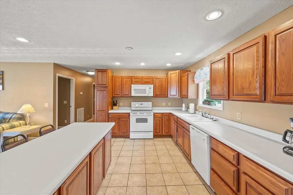 7378 Lillydale Road Byrdstown TN 38549