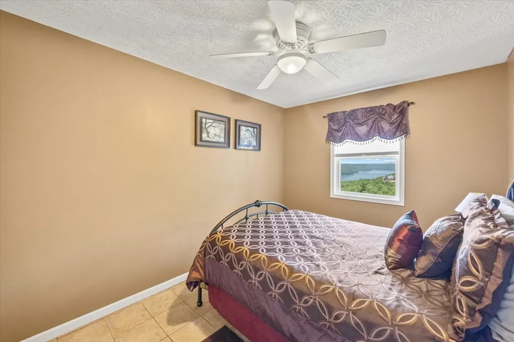 7378 Lillydale Road Byrdstown TN 38549