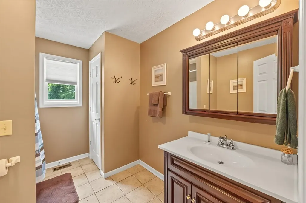 7378 Lillydale Road Byrdstown TN 38549