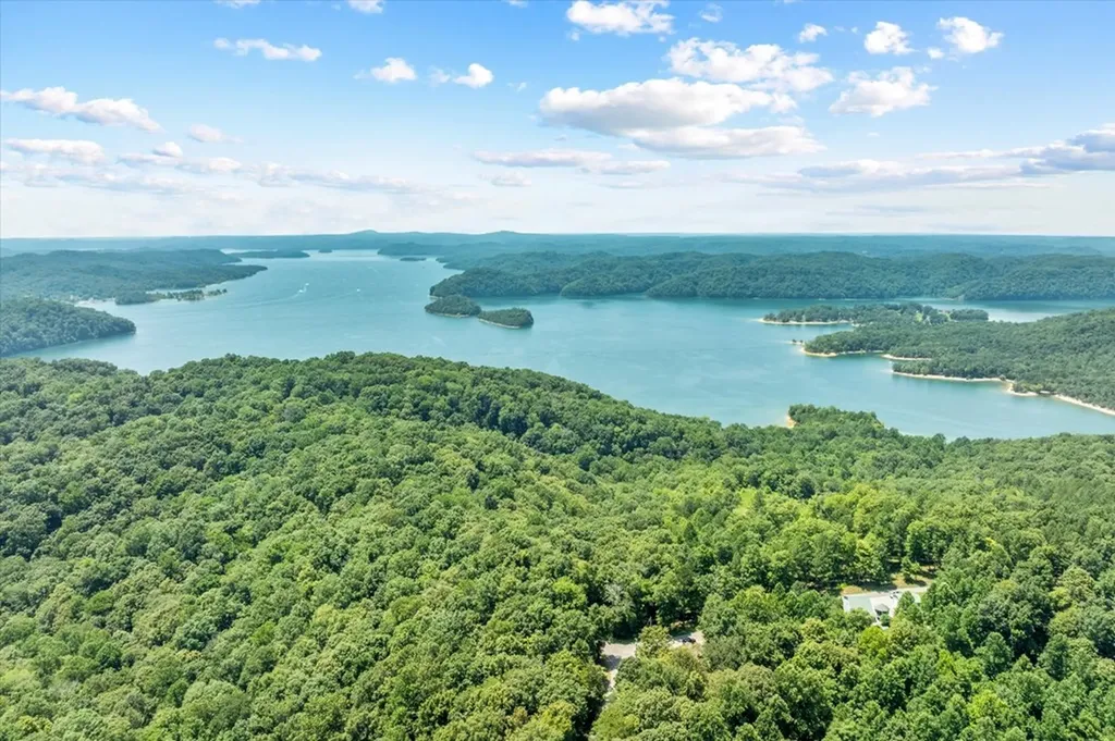 7378 Lillydale Road Byrdstown TN 38549