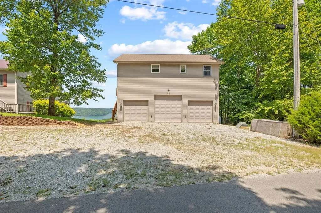 7378 Lillydale Road Byrdstown TN 38549