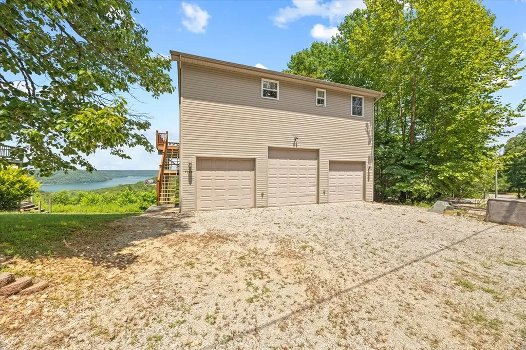 7378 Lillydale Road Byrdstown TN 38549