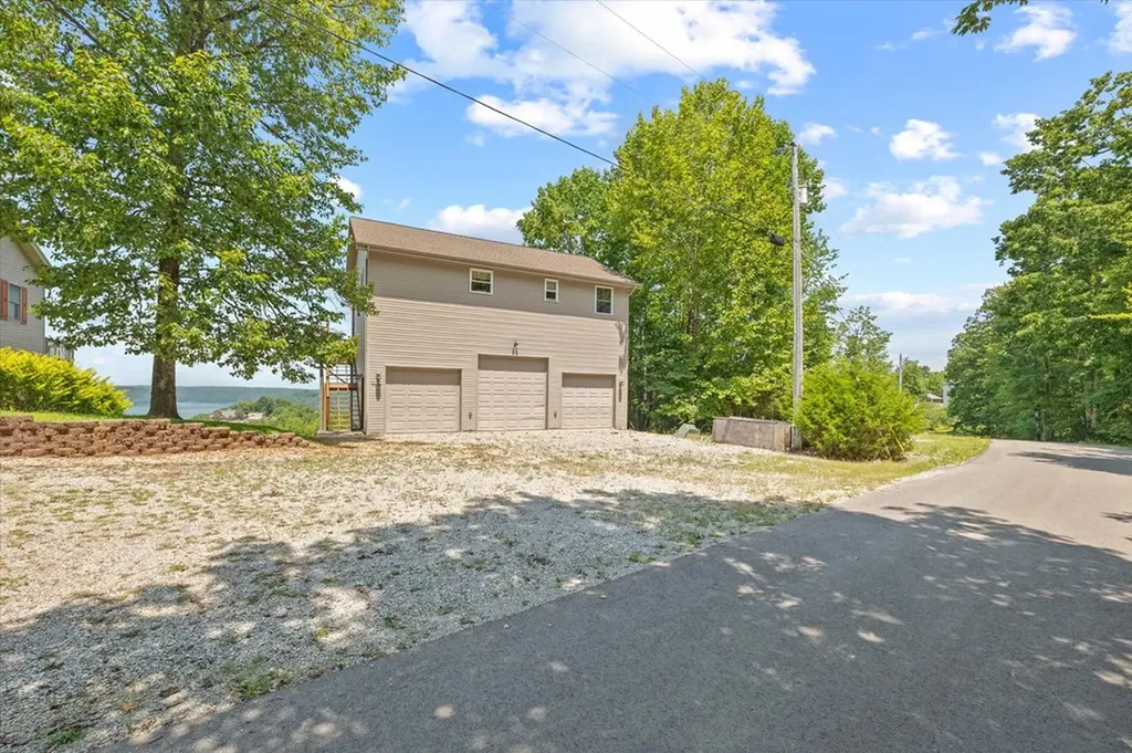 7378 Lillydale Road Byrdstown TN 38549