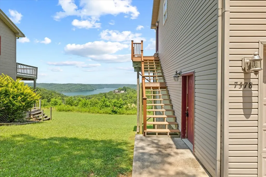 7378 Lillydale Road Byrdstown TN 38549