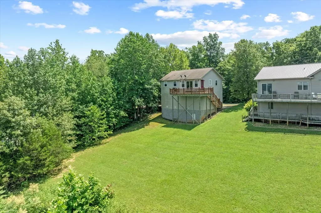 7378 Lillydale Road Byrdstown TN 38549