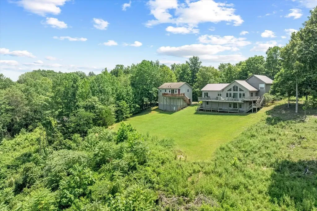 7378 Lillydale Road Byrdstown TN 38549