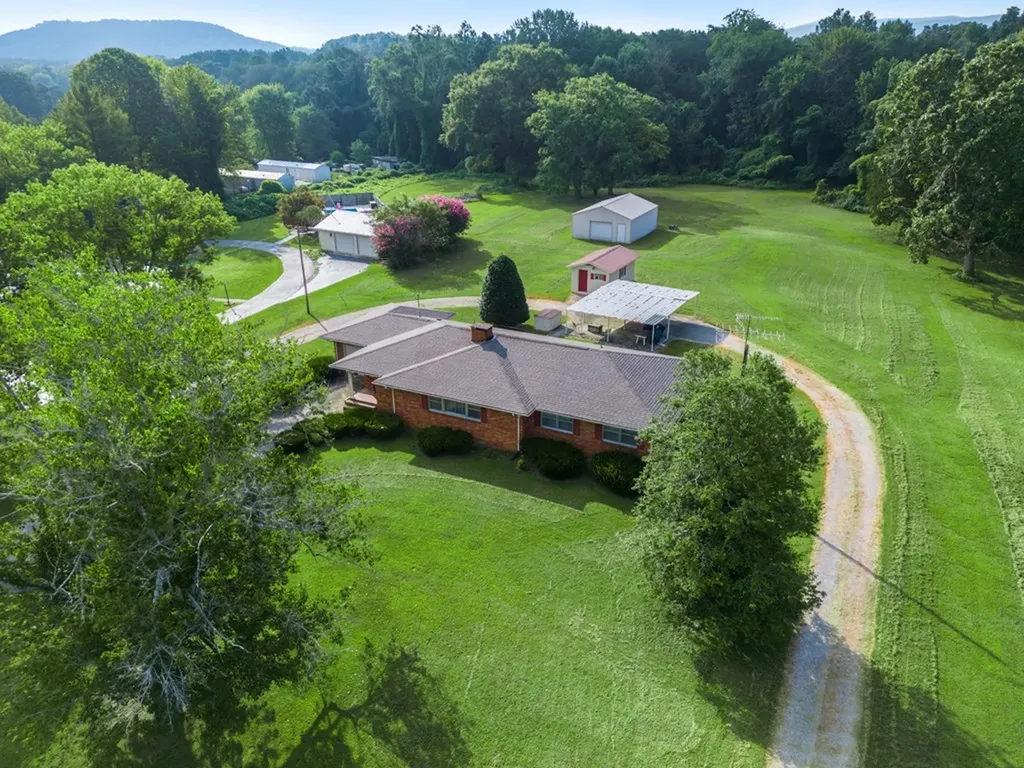 3426 Old Rock Island Road Rock Island TN 38581