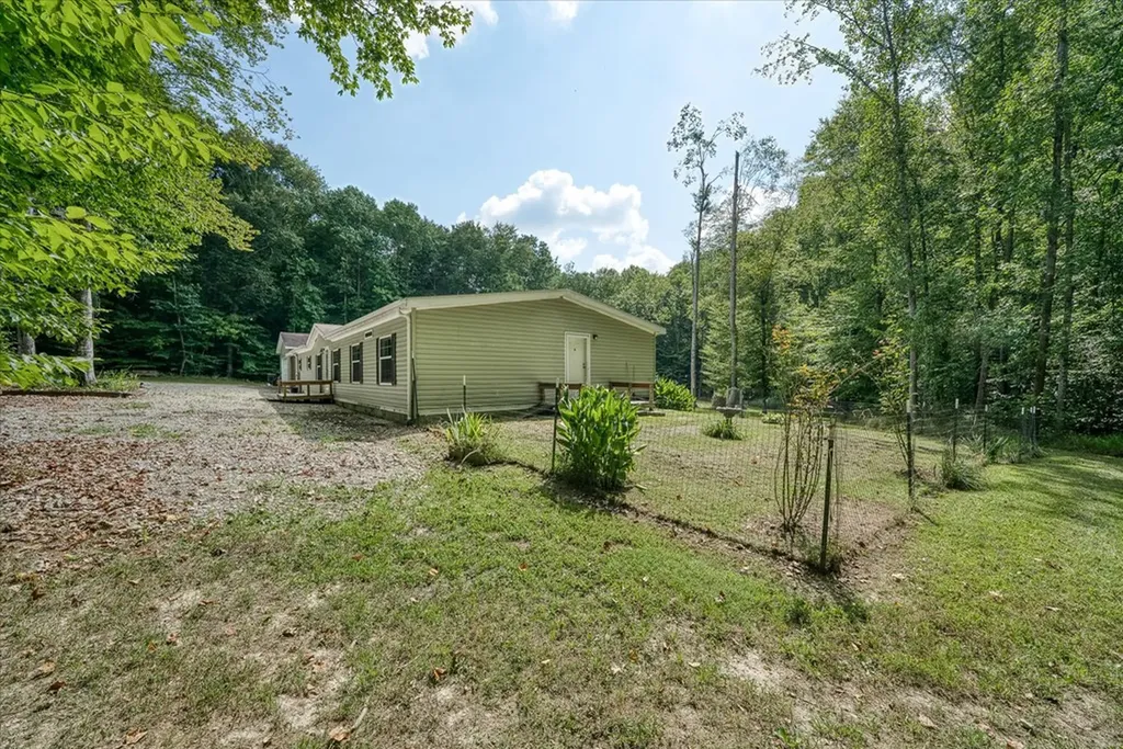 45 Butch Smith Lane Byrdstown TN 38549