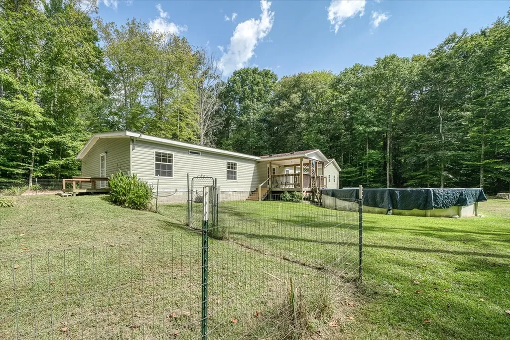 45 Butch Smith Lane Byrdstown TN 38549